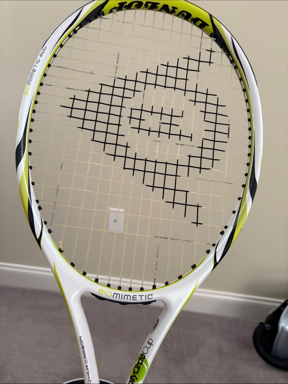 Dunlop Biomimetic Tennis Racket with Black Carry Case - Picture 4 of 7